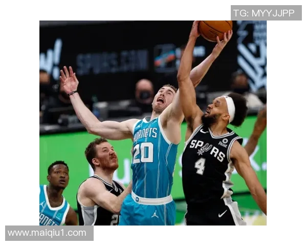 黄蜂与马刺激战正酣球迷期待精彩对决与胜负悬念